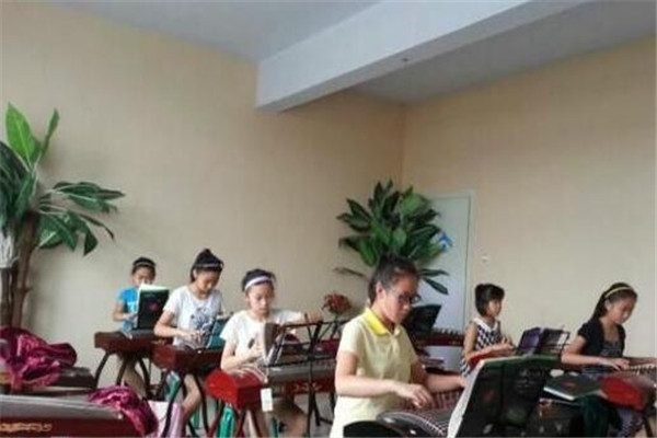 筝韵古筝培训 匠心传承，指尖绽放千年雅韵